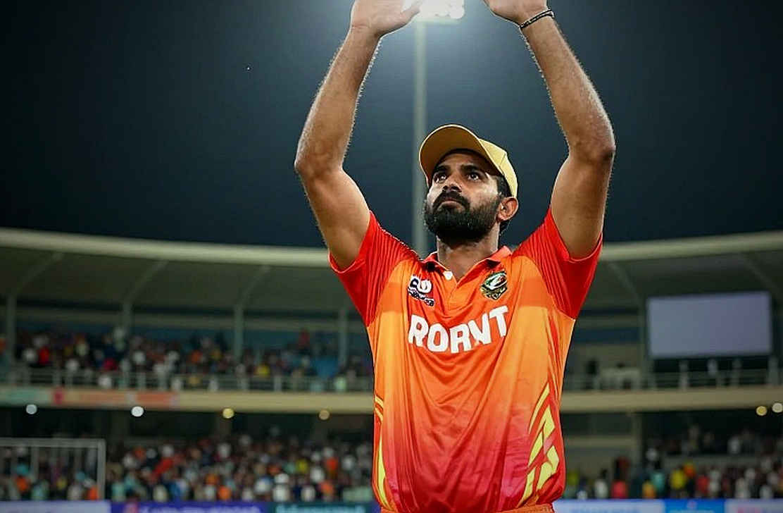 সাহিবজাদা ফারহানের ২৩৮ রান: একটি রেকর্ডের প্রকৃত মাপ আর সিরিজের অলিখিত ফাঁক