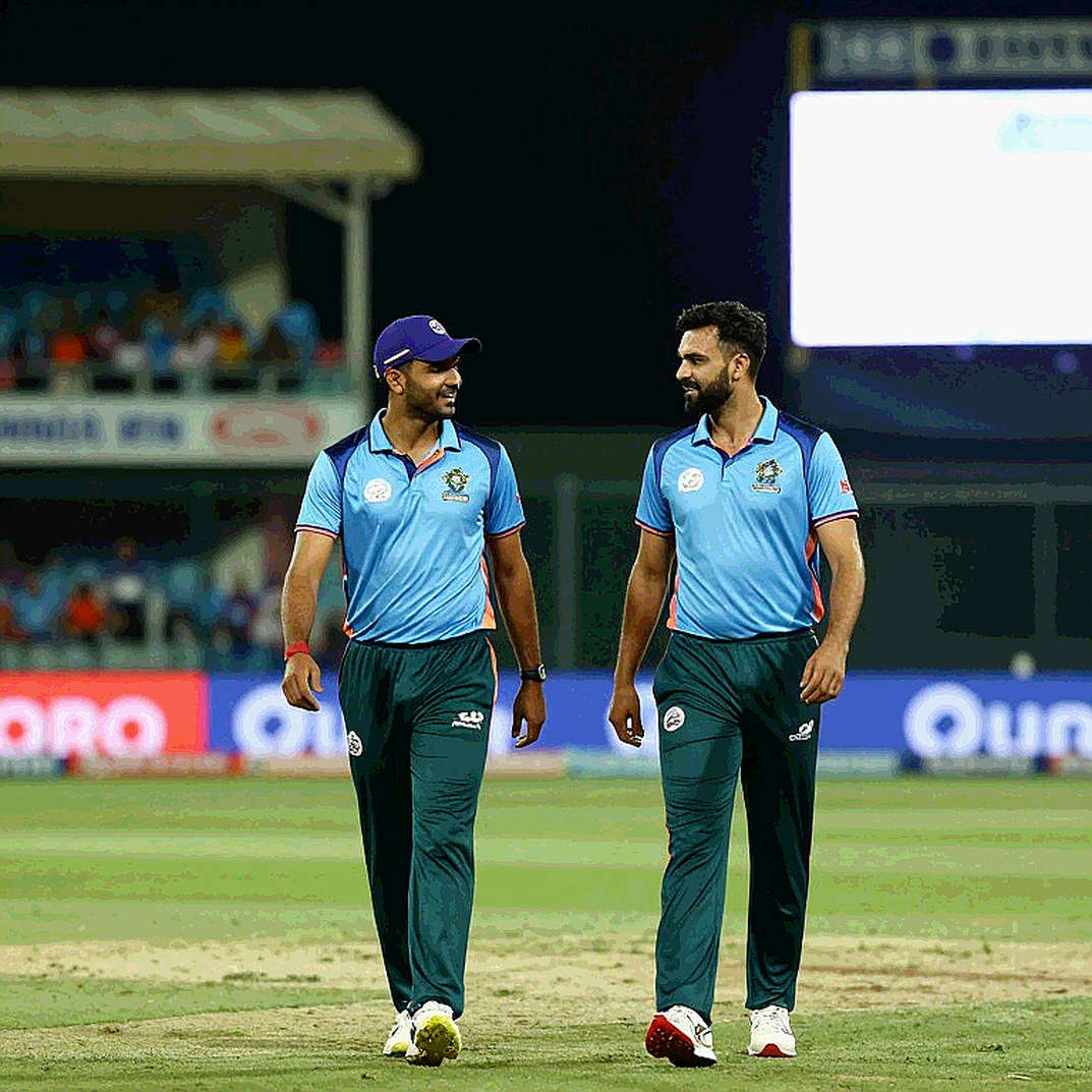 উপসাগরের তিন বিমানবন্দর, একটি অযাচাইকৃত দাবি — আর ক্রিকেটের যে ঝুঁকির হিসাব কোথাও নেই
