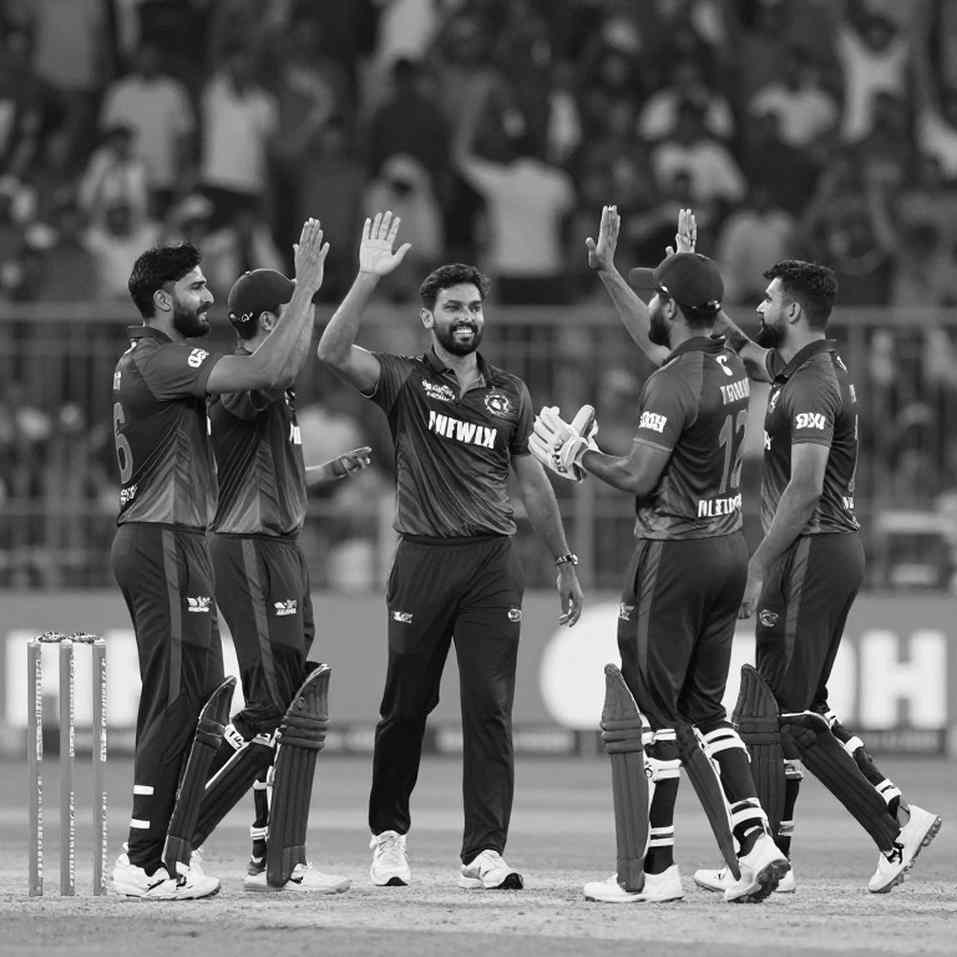 ট্রান্সফার উইন্ডোর নীরবতা: খুলনার একটা ফোন, আর ফ্র্যাঞ্চাইজি ক্রিকেটের হিসাবের খাতা
