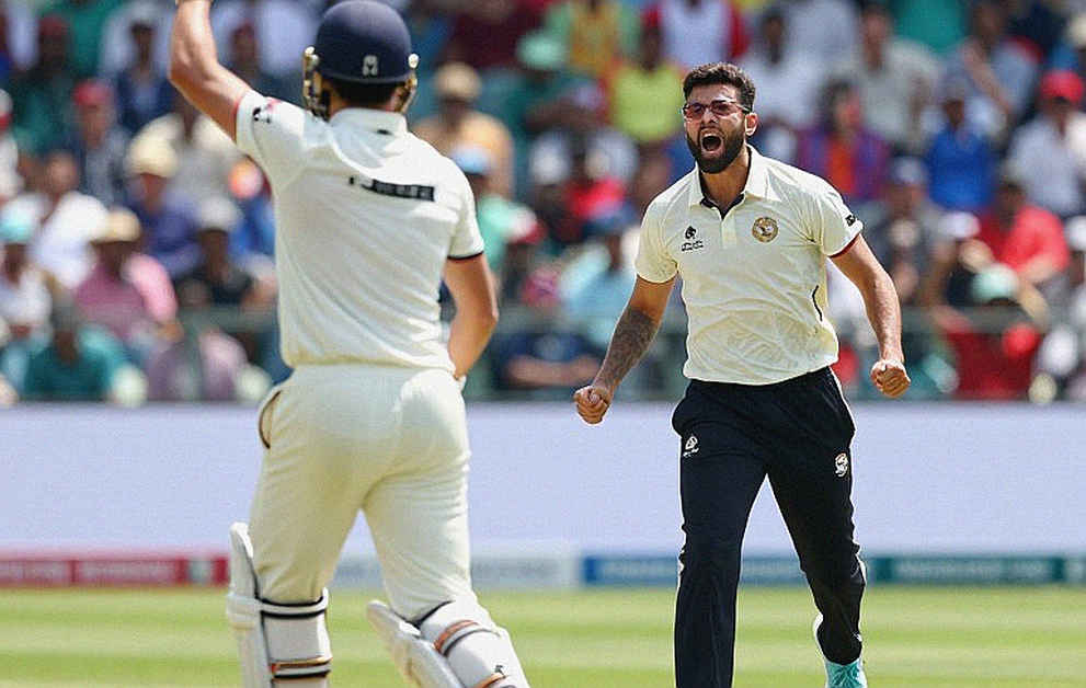 ভোরের ডিউ, রাতের ভিসা: উপসাগরের ক্রিকেট যেভাবে তার নিজের ঘড়ি আবিষ্কার করছে